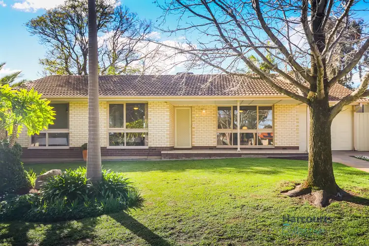 5 Coorong Crescent, Para Hills West SA 5096