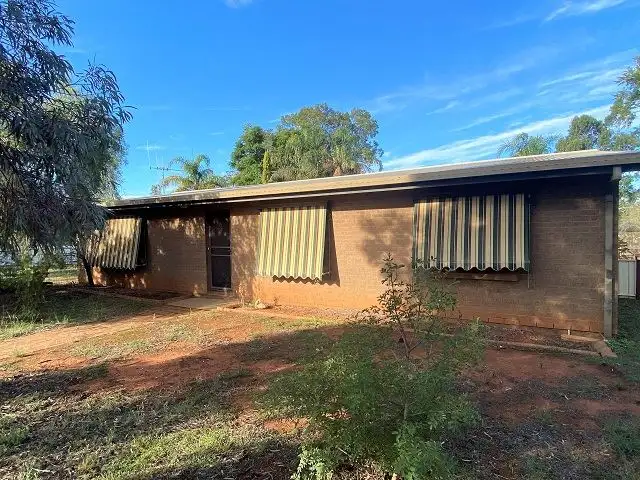 28 Woodiwiss Avenue, Cobar NSW 2835