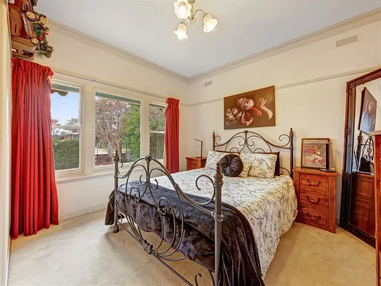 Sixth view of Homely house listing, 2 Cramond Avenue, Wangaratta VIC 3677