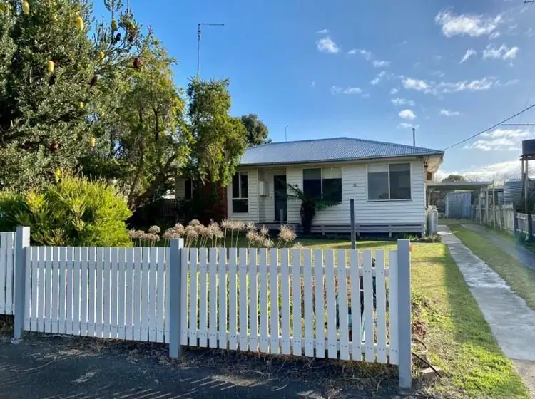 12 White Street, Casterton VIC 3311