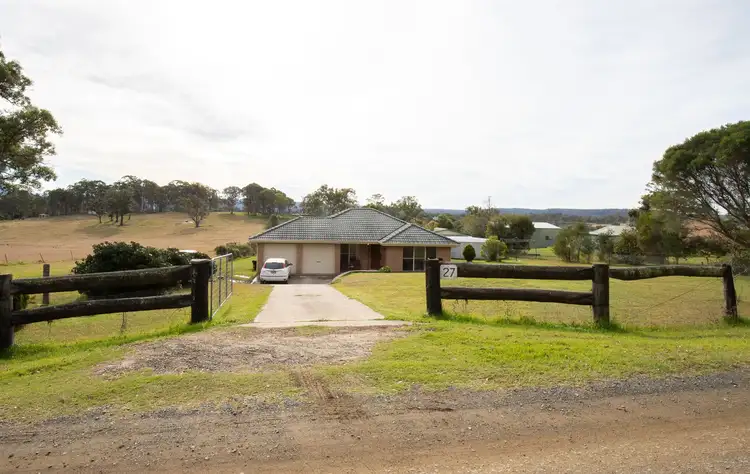 27 Maluka Avenue, Moruya NSW 2537
