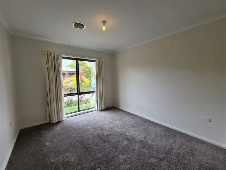 Sixth view of Homely unit listing, 2/17 Shamrock, Alexandra VIC 3714