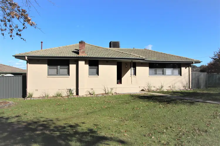 112 Mackay Street