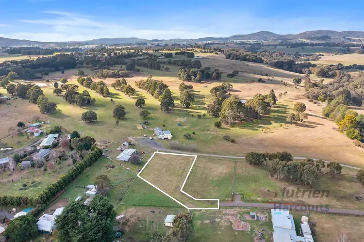 2/13 Armstrong Avenue, Strathbogie VIC 3666