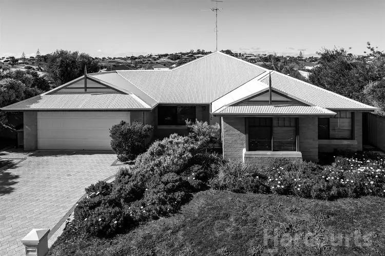 10 Sandy Cove, Halls Head WA 6210