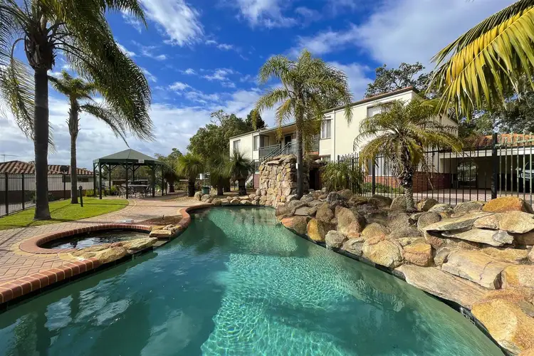1/16 Ritz Court, Bibra Lake WA 6163