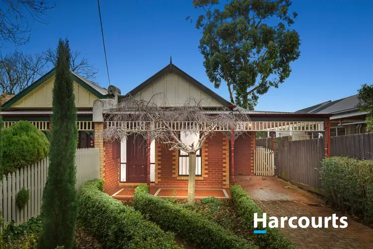 127 B Windsor Crescent, Mont Albert VIC 3127