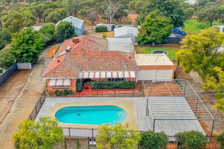 12 Alfred Street, York WA 6302