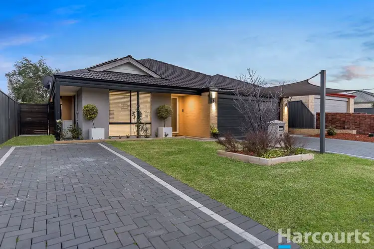8 Jingana Road, Banksia Grove WA 6031