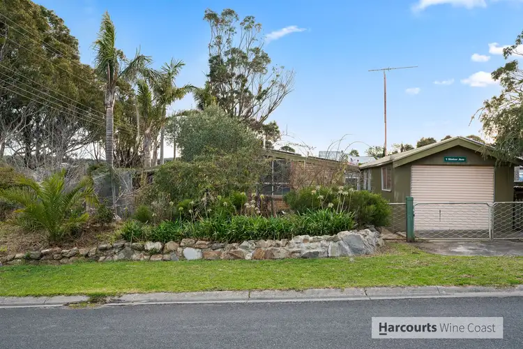 1 Slater Avenue, Mount Compass SA 5210