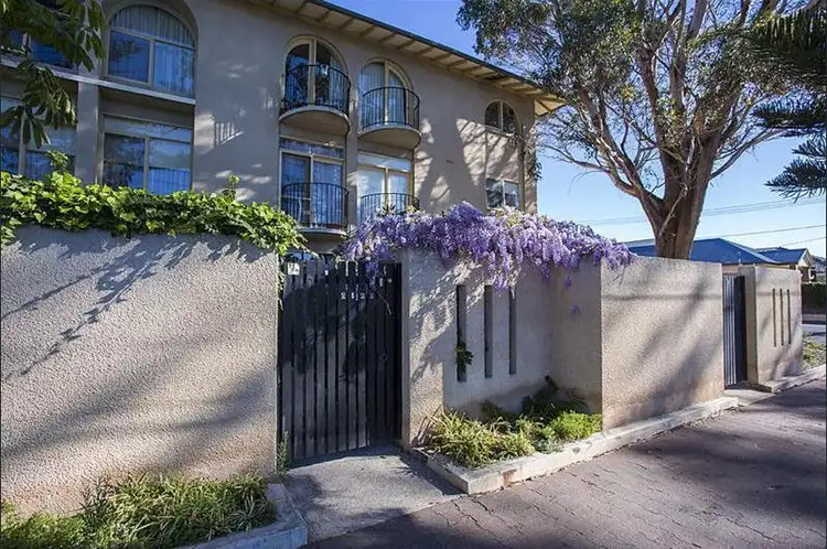 28 Pier Street