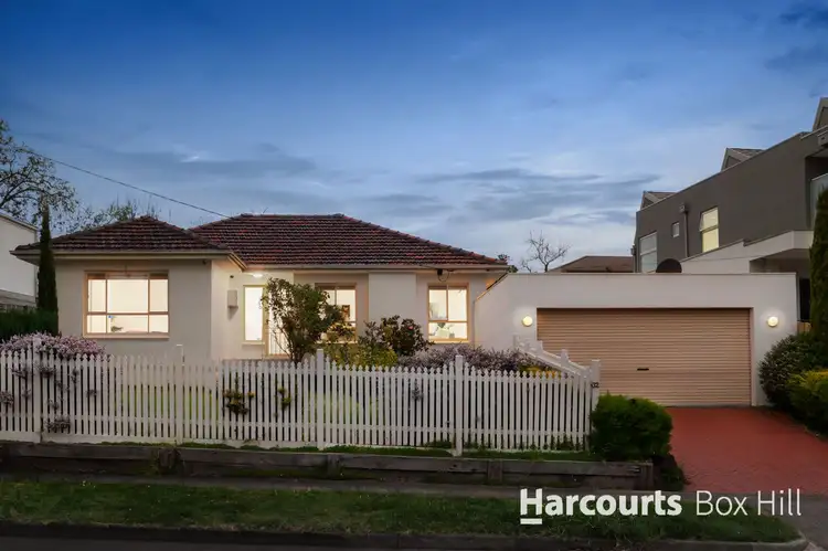 32 Colchester Drive, Doncaster East VIC 3109