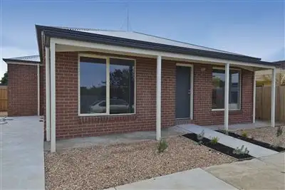 2a Poplar St, Newcomb VIC