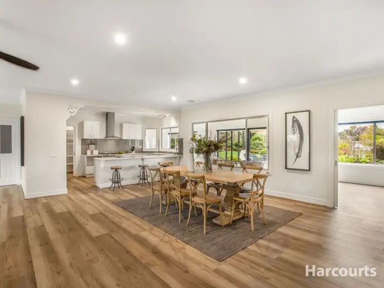 64 Kamanari Court, Drouin VIC 3818