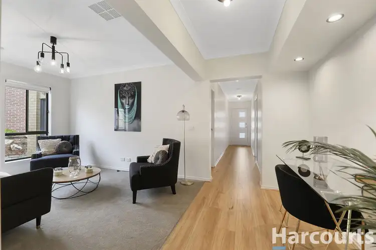 Fifth view of Homely house listing, 4 Sonnet Way, Drouin VIC 3818