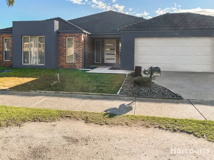 19 Trevino Way, Cranbourne North VIC 3977