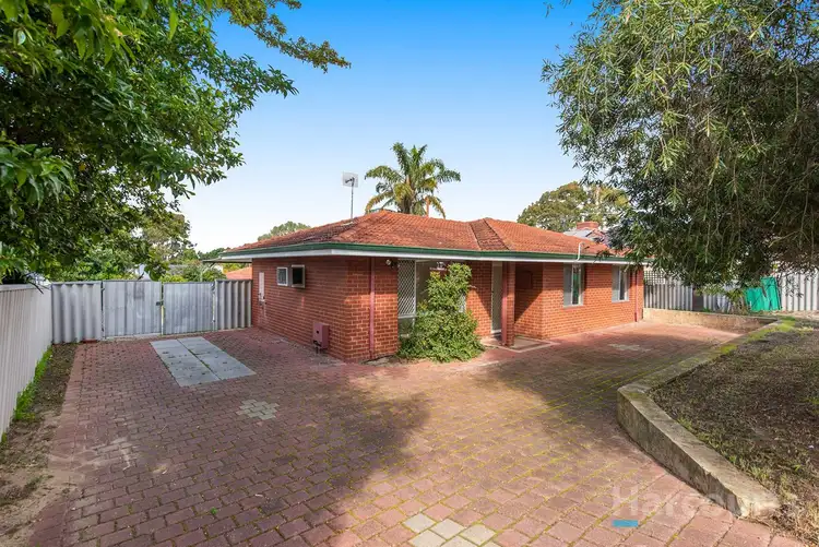 15A Rochford Way, Girrawheen WA 6064
