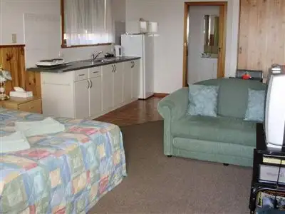 Fifth view of Homely serviced apartment listing, 8/6 Wattle Drive, Scamander TAS