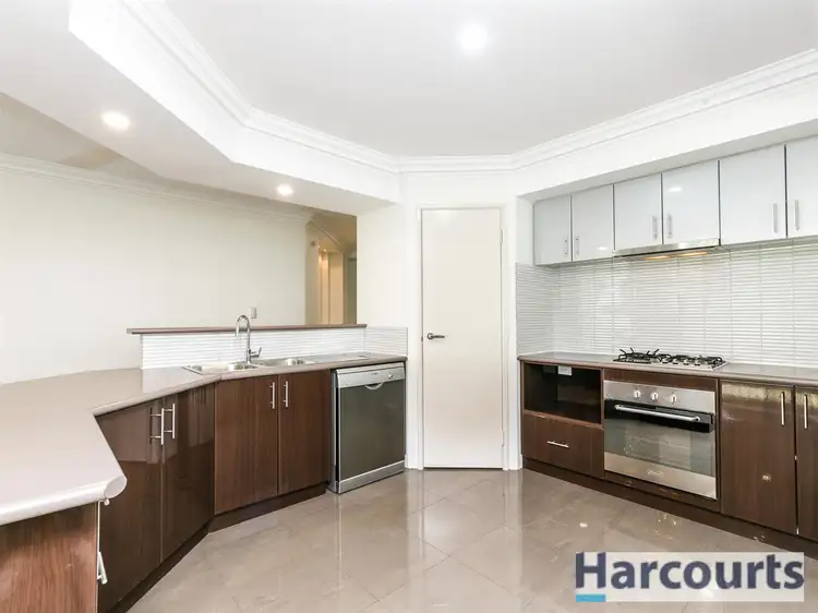 Sixth view of Homely house listing, 21 Blue Mountain Cir, Aubin Grove WA 6164