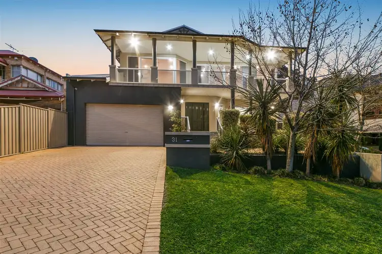 31 Moreing Road, Attadale WA 6156