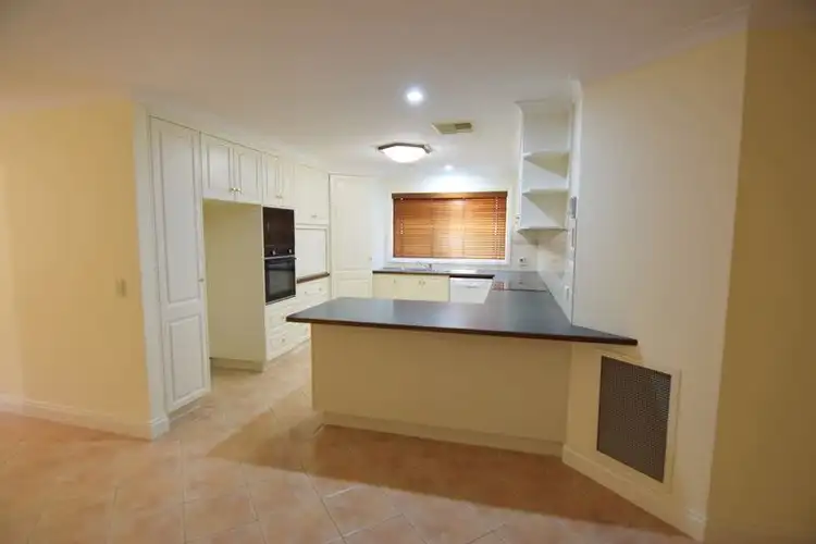 Sixth view of Homely house listing, 2 Kathleen Court, Wangaratta VIC 3677