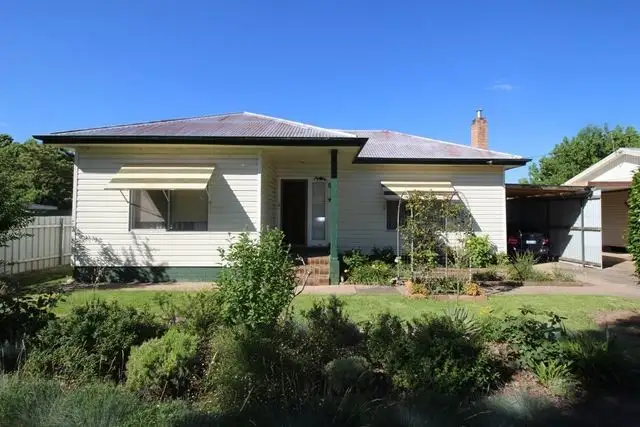 8 Francis Street, Cootamundra NSW 2590