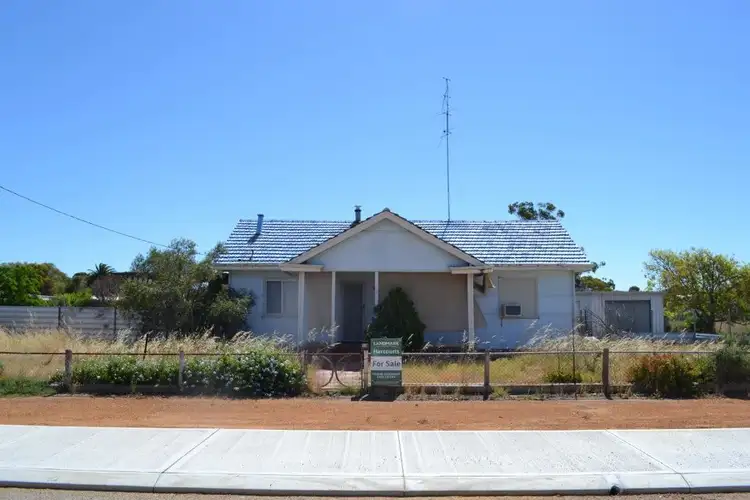 15 Mitchell St, Kellerberrin WA 6410