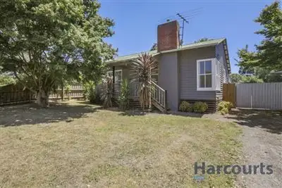 7 Centre Avenue, Warragul VIC 3820