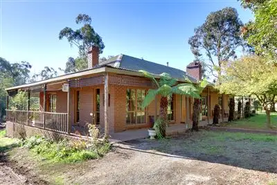35 Hendersons Rd, Wandin North VIC