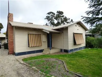 8 Sinclair Place, Horsham VIC 3400