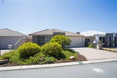 6 Kooya Way, Wattle Grove WA 6107