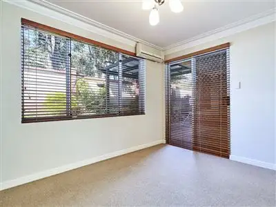 Sixth view of Homely house listing, 2/6 Paddington Court, Bibra Lake WA 6163