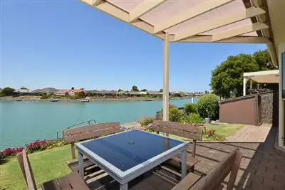 9 Lakeside Circuit, Encounter Bay SA 5211