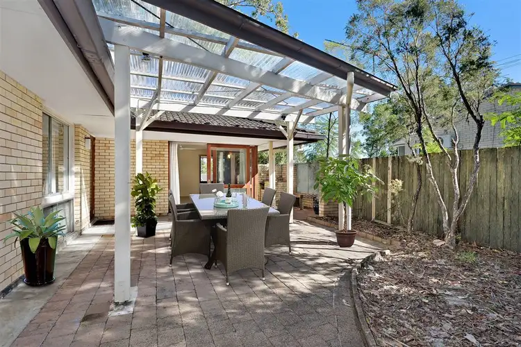 18 Harvard Street, Kenmore QLD 4069