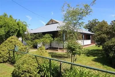 7 Warren Street, Cootamundra NSW 2590