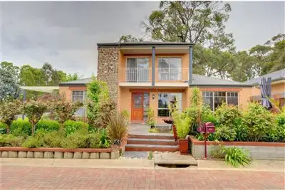 5 Fossickers Grove, Ballarat East VIC