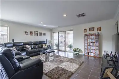 Third view of Homely house listing, 2 Skye Heights Court, Skye VIC 3977