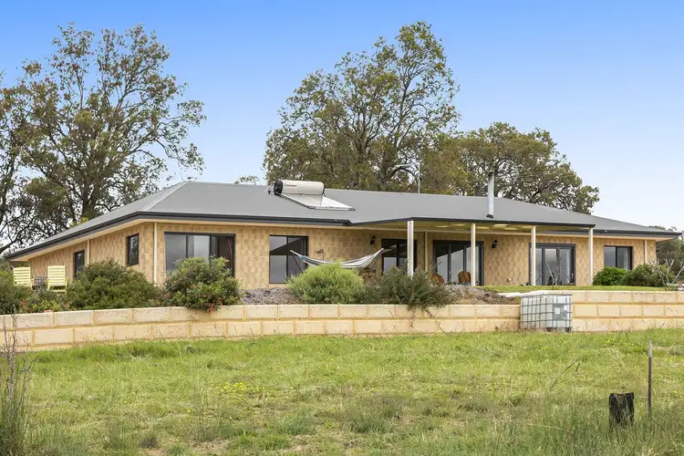 15 Wowra Drive, Lennard Brook
