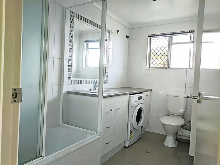 Sixth view of Homely unit listing, 2/84 Stuart Street, Bulimba QLD 4171