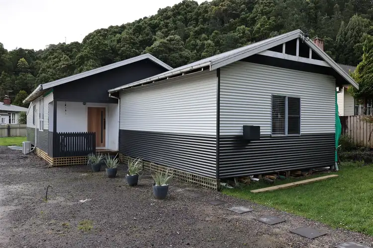 4 Esplanade, Queenstown TAS 7467