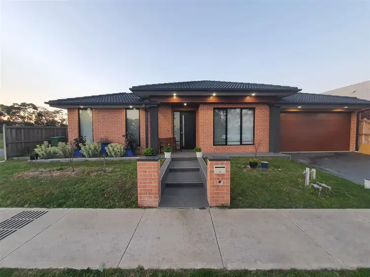 12 Elizabeth Parkway