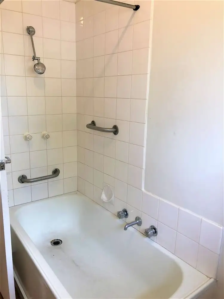 Fifth view of Homely unit listing, 4/876 Nepean Highway, Mornington VIC 3931