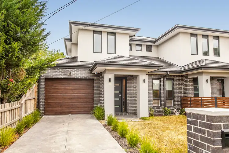 2/2-4 Delmore Crescent, Glen Waverley VIC 3150