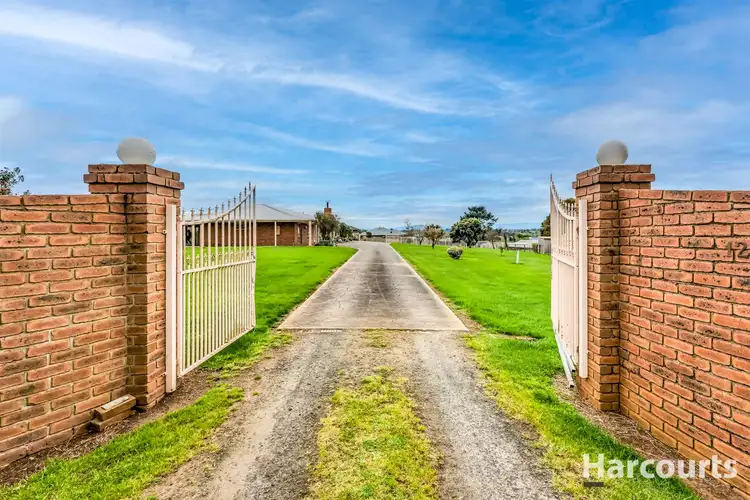 Fifth view of Homely house listing, 12 Warraview Close, Warragul VIC 3820
