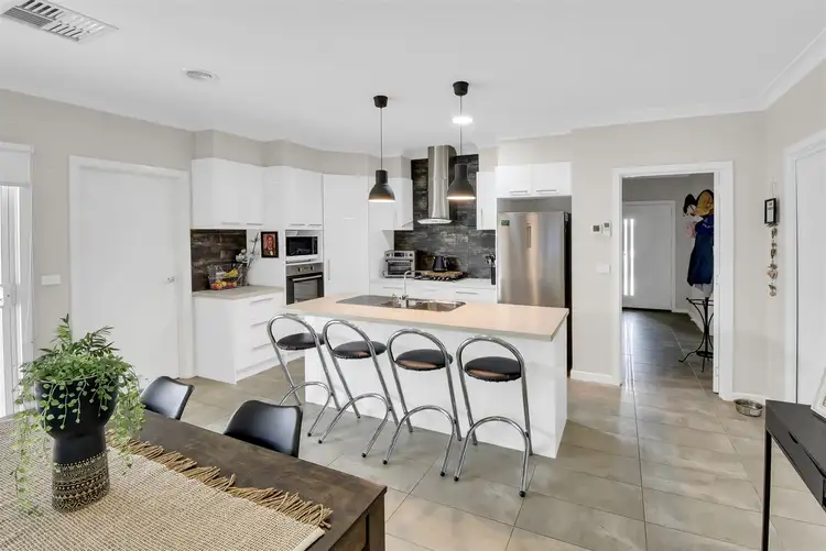 Fourth view of Homely townhouse listing, 2/18 Thornley Street, Horsham VIC 3400