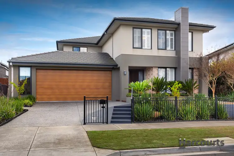 8 Lucinda Lane, Cranbourne North VIC 3977