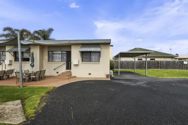 5/6 Roadknight St, Lakes Entrance VIC 3909