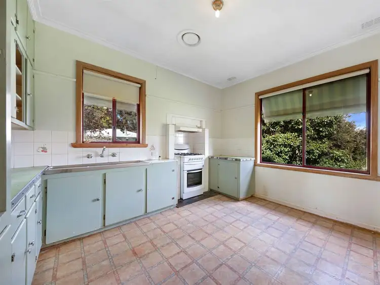 Second view of Homely house listing, 2 Bond Court, Wangaratta VIC 3677