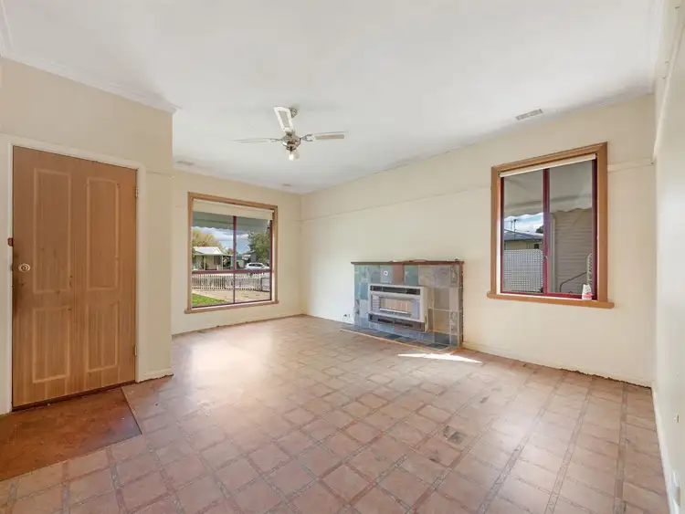 Fifth view of Homely house listing, 2 Bond Court, Wangaratta VIC 3677