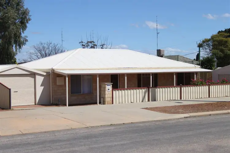 2 Camm Street, Wongan Hills WA 6603